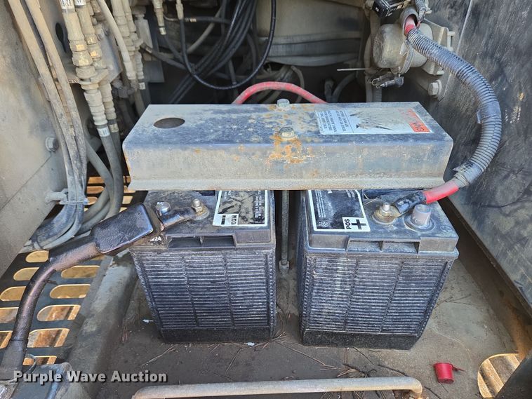 image for item EC4157 2006 Link-Belt 240 LX excavator