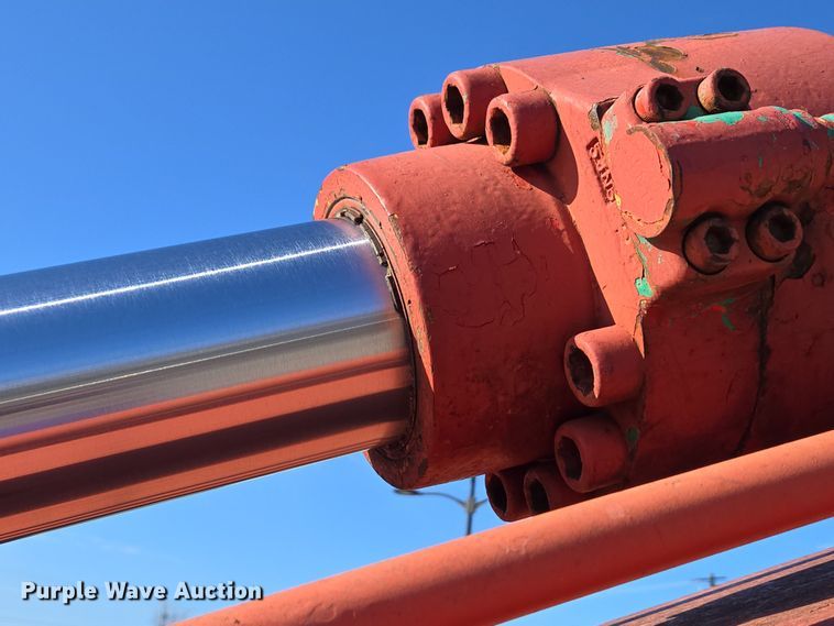 image for item EC4157 2006 Link-Belt 240 LX excavator