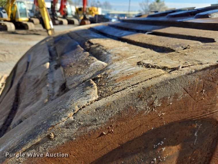 image for item EC4157 2006 Link-Belt 240 LX excavator