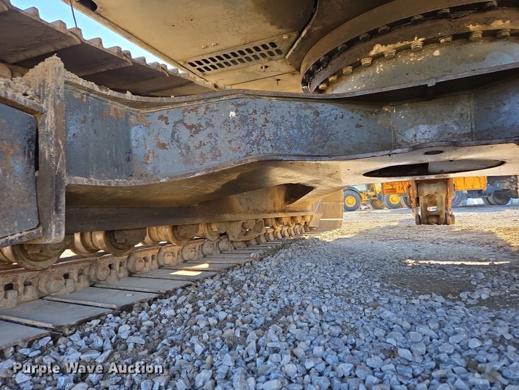 image for item EC4157 2006 Link-Belt 240 LX excavator