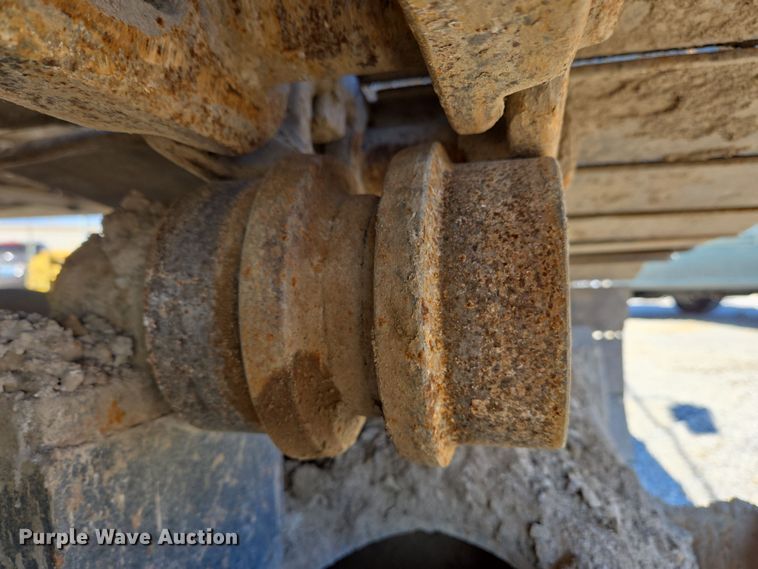 image for item EC4157 2006 Link-Belt 240 LX excavator