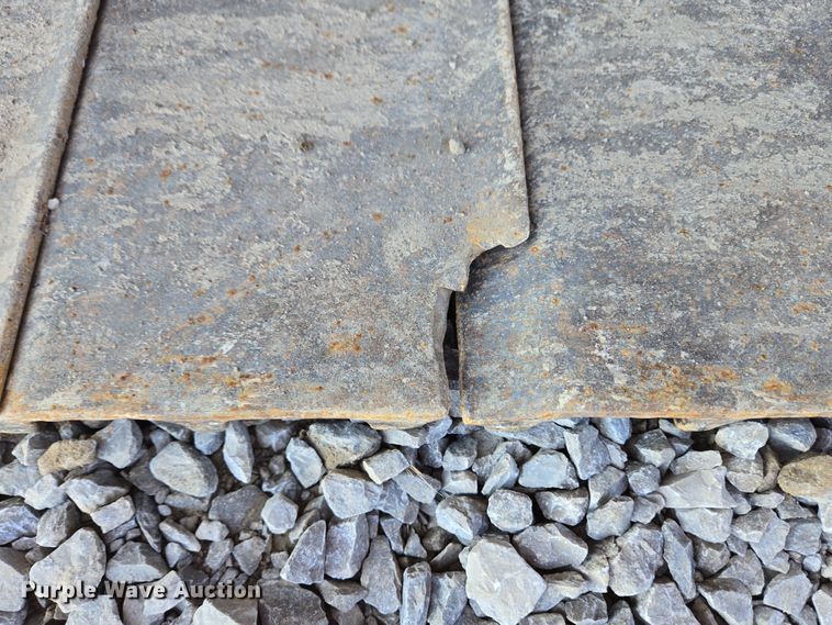 image for item EC4157 2006 Link-Belt 240 LX excavator