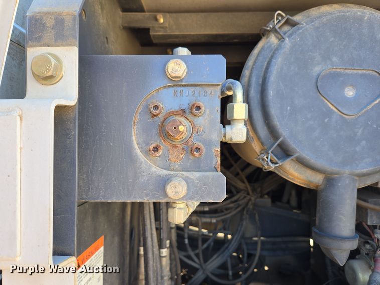 image for item EC4158 2006 Link-Belt 210 LX excavator