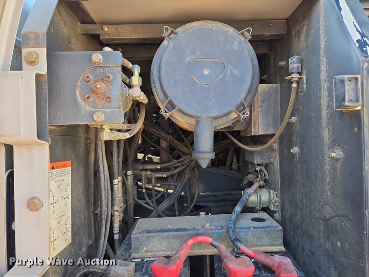 image for item EC4158 2006 Link-Belt 210 LX excavator