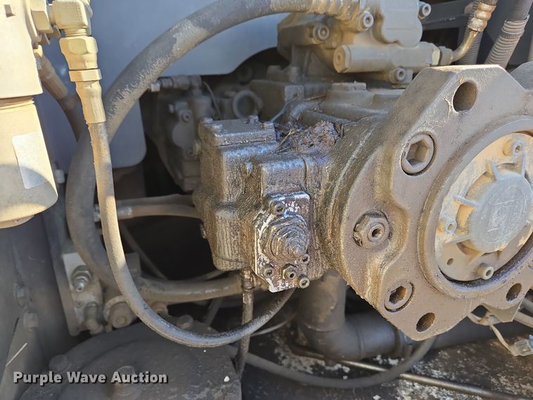 image for item EC4158 2006 Link-Belt 210 LX excavator