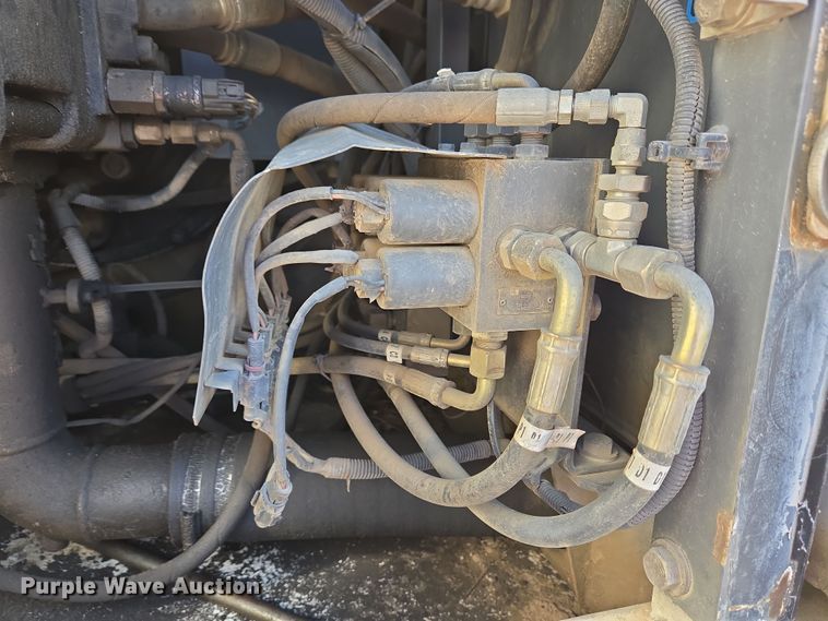 image for item EC4158 2006 Link-Belt 210 LX excavator