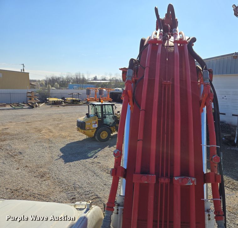 image for item EC4158 2006 Link-Belt 210 LX excavator