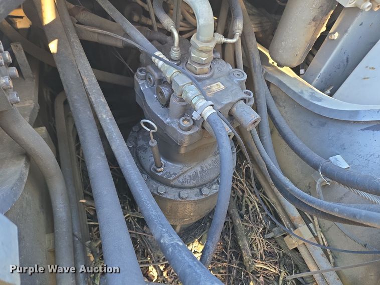 image for item EC4158 2006 Link-Belt 210 LX excavator