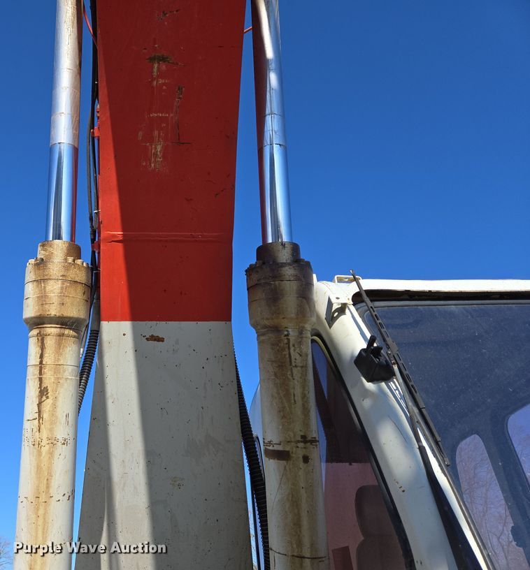 image for item EC4158 2006 Link-Belt 210 LX excavator