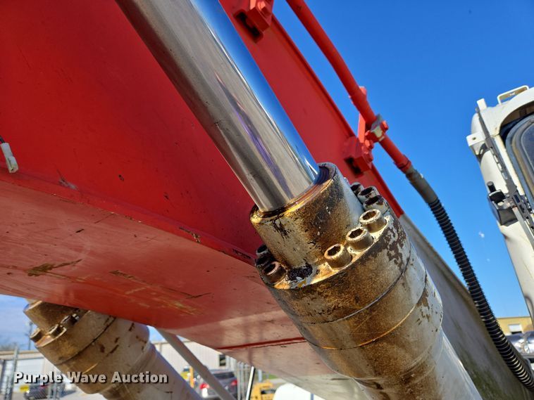 image for item EC4158 2006 Link-Belt 210 LX excavator