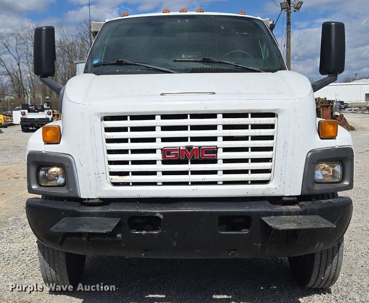 image for item EC4161 2005 GMC C6500 dump truck