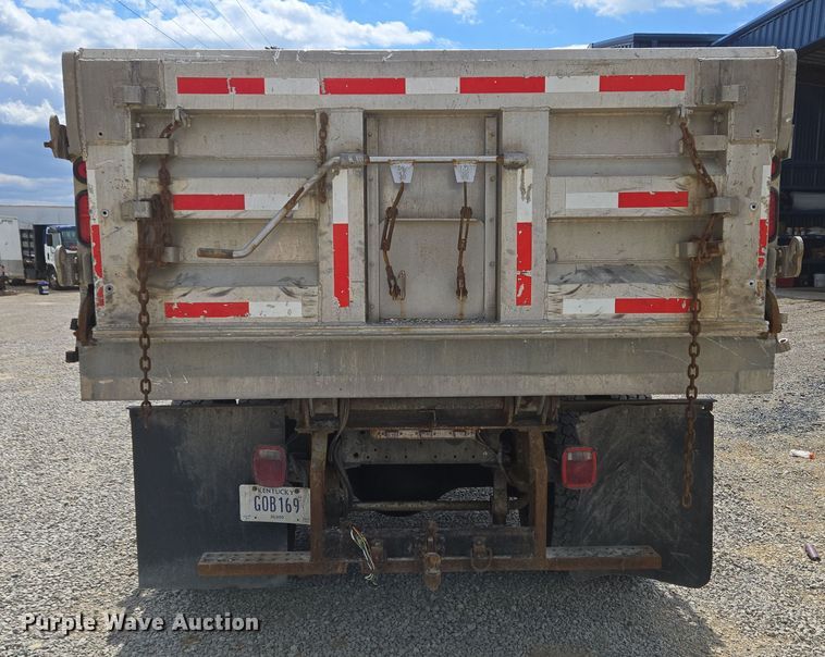 image for item EC4161 2005 GMC C6500 dump truck