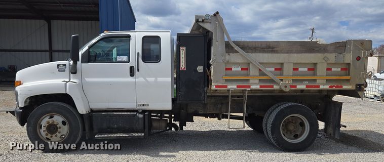 image for item EC4161 2005 GMC C6500 dump truck