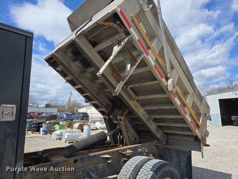 image for item EC4161 2005 GMC C6500 dump truck