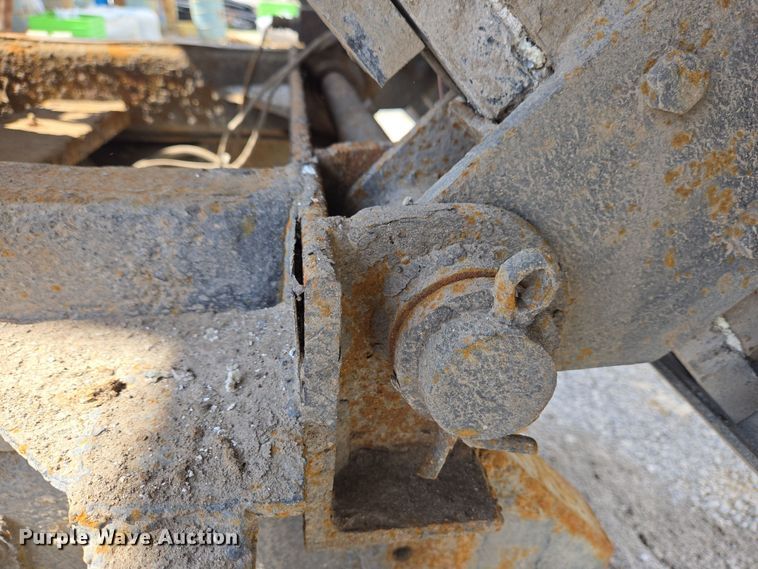 image for item EC4161 2005 GMC C6500 dump truck