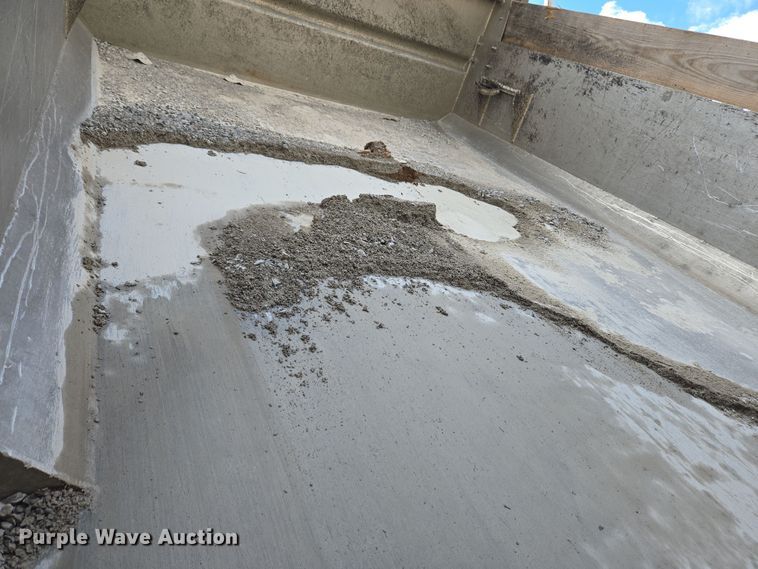 image for item EC4161 2005 GMC C6500 dump truck