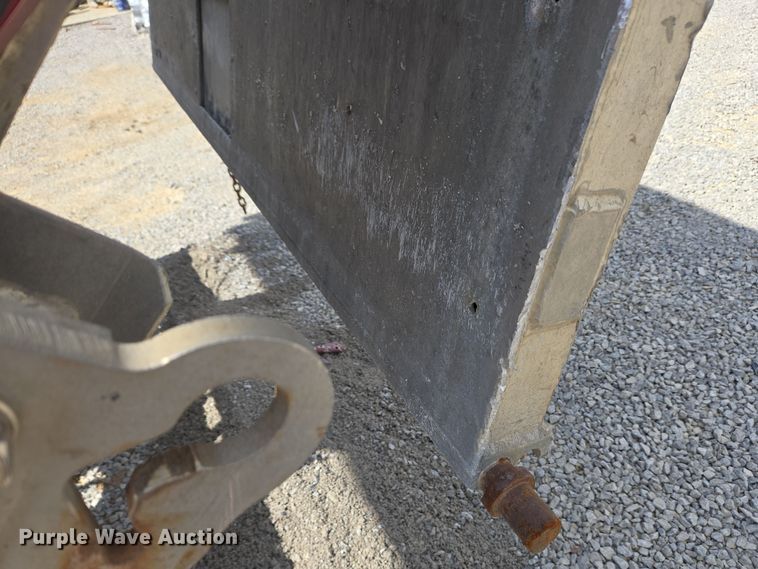 image for item EC4161 2005 GMC C6500 dump truck