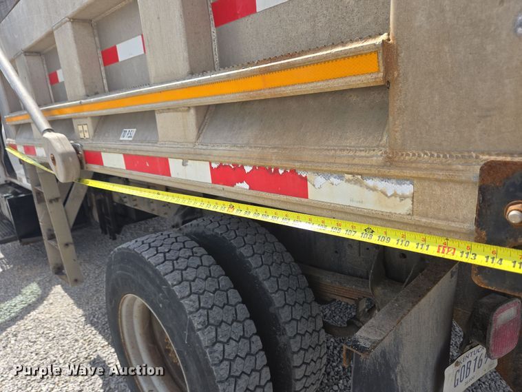 image for item EC4161 2005 GMC C6500 dump truck