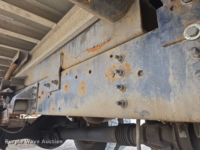 image for item EC4161 2005 GMC C6500 dump truck