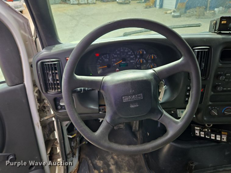 image for item EC4161 2005 GMC C6500 dump truck