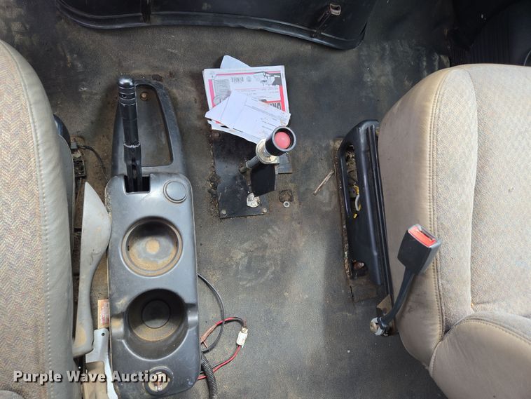 image for item EC4161 2005 GMC C6500 dump truck