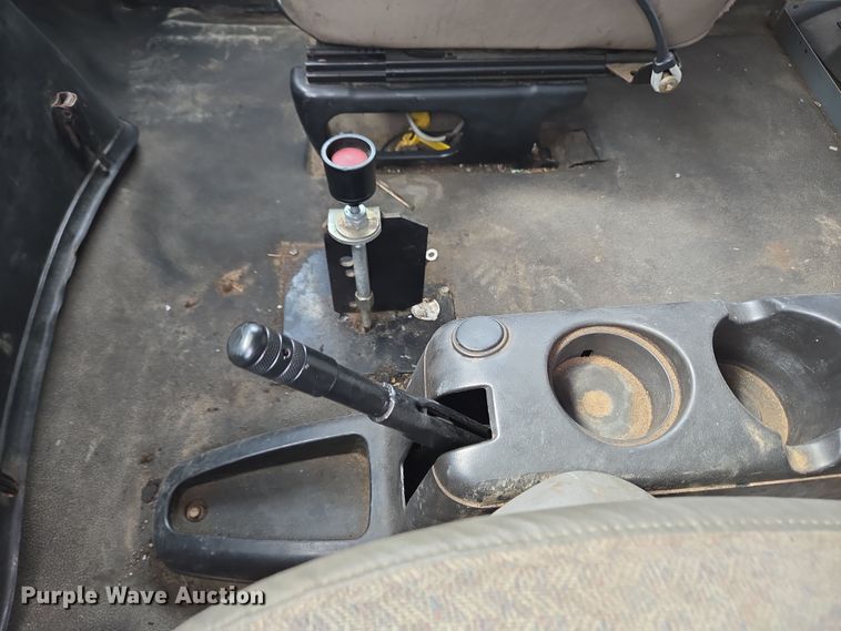 image for item EC4161 2005 GMC C6500 dump truck