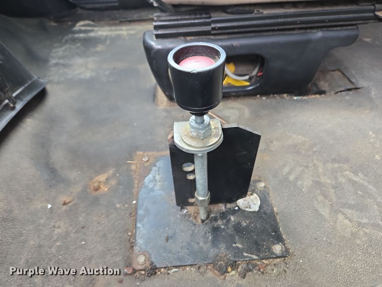 image for item EC4161 2005 GMC C6500 dump truck