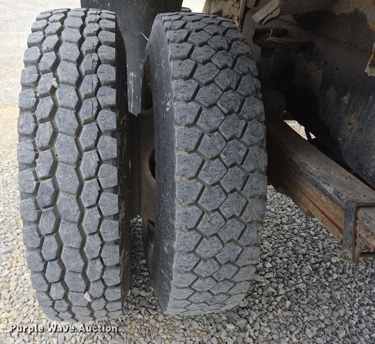 image for item EC4161 2005 GMC C6500 dump truck