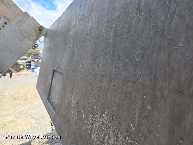 image for item EC4161 2005 GMC C6500 dump truck