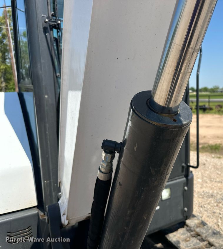 image for item ED2483 2021 Bobcat E60 mini excavator