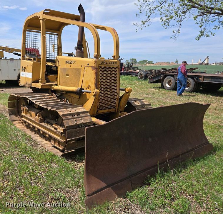 image for item ED2522 1994 Dresser TD9H dozer