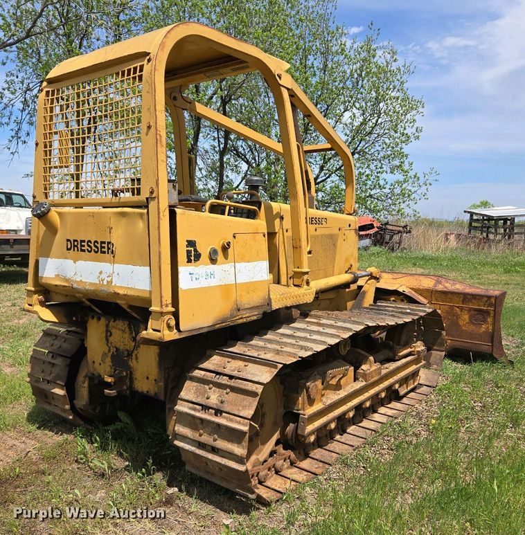 image for item ED2522 1994 Dresser TD9H dozer