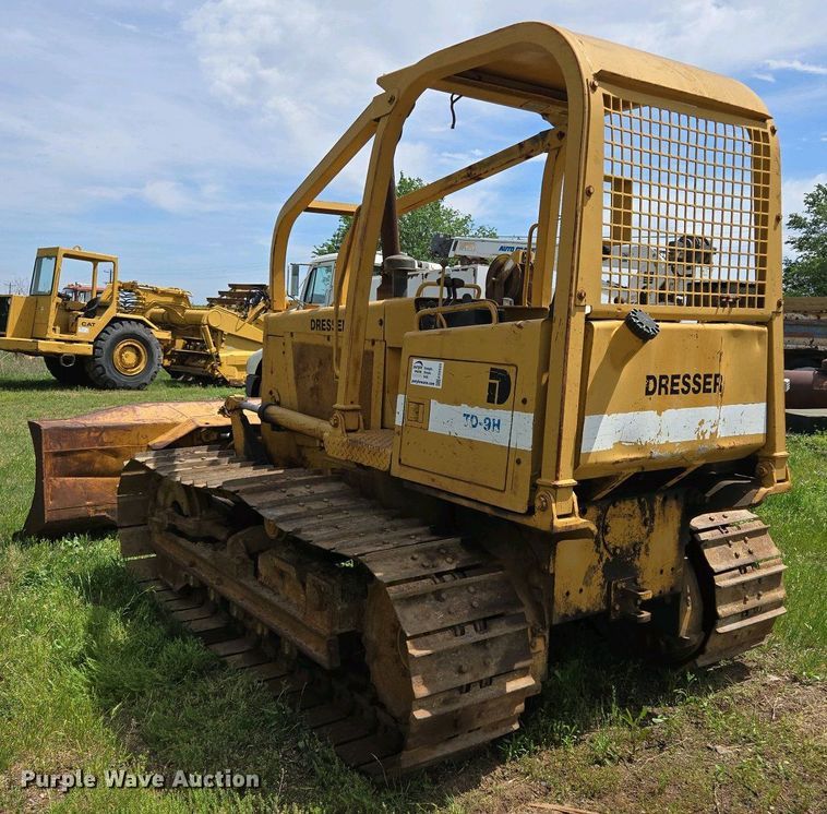 image for item ED2522 1994 Dresser TD9H dozer