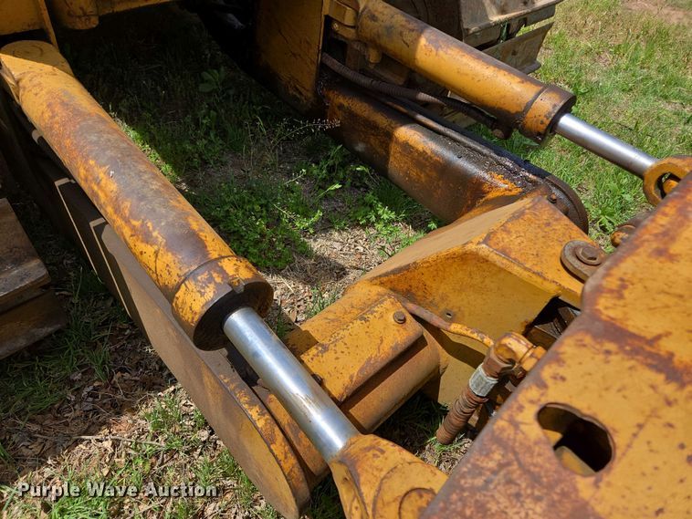 image for item ED2522 1994 Dresser TD9H dozer
