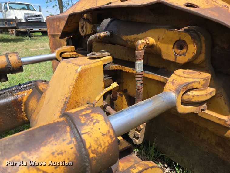 image for item ED2522 1994 Dresser TD9H dozer