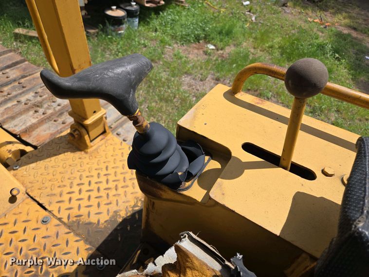 image for item ED2522 1994 Dresser TD9H dozer
