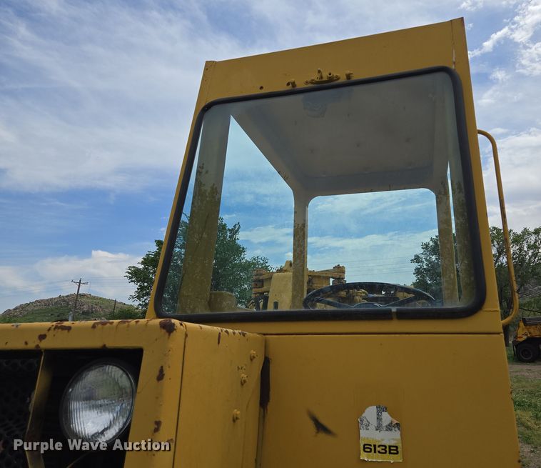 image for item ED2523 1977 Caterpillar 613B elevating scraper