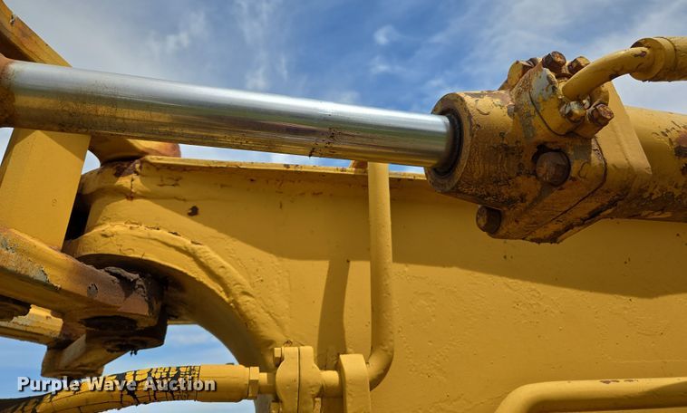 image for item ED2523 1977 Caterpillar 613B elevating scraper