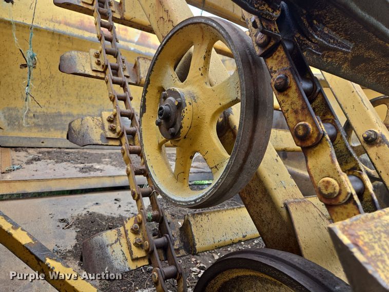 image for item ED2523 1977 Caterpillar 613B elevating scraper