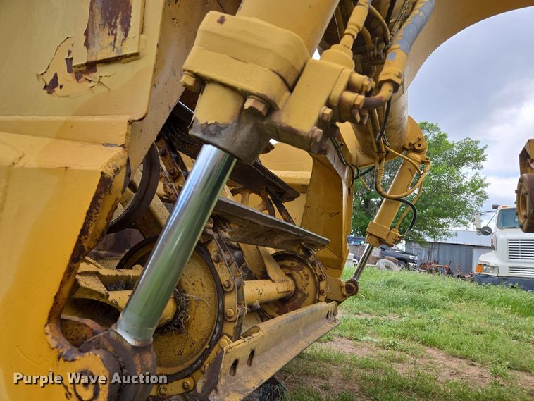 image for item ED2523 1977 Caterpillar 613B elevating scraper