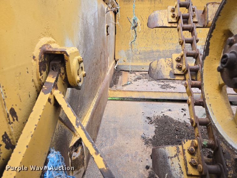 image for item ED2523 1977 Caterpillar 613B elevating scraper