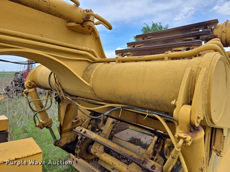 image for item ED2523 1977 Caterpillar 613B elevating scraper