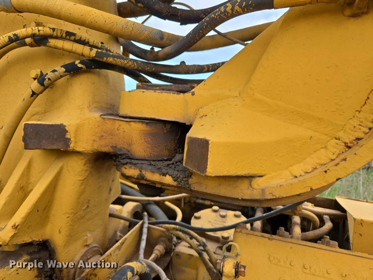 image for item ED2523 1977 Caterpillar 613B elevating scraper