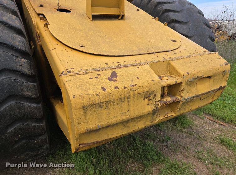 image for item ED2523 1977 Caterpillar 613B elevating scraper