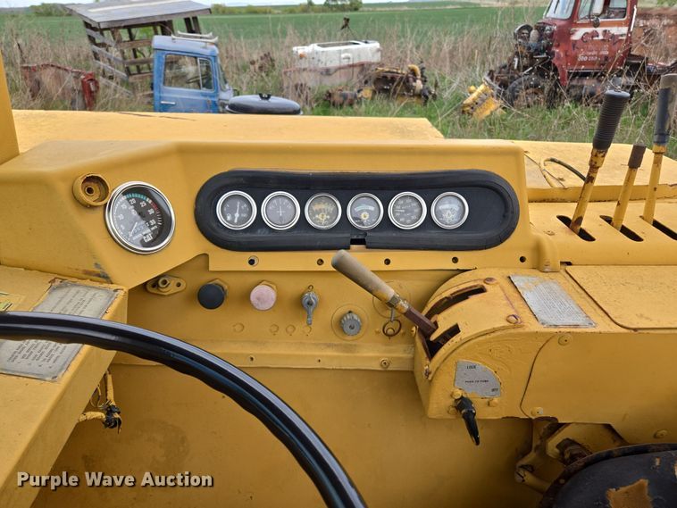 image for item ED2523 1977 Caterpillar 613B elevating scraper