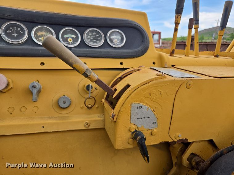 image for item ED2523 1977 Caterpillar 613B elevating scraper