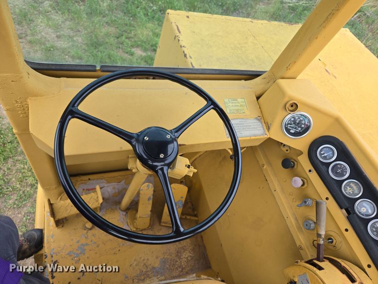 image for item ED2523 1977 Caterpillar 613B elevating scraper