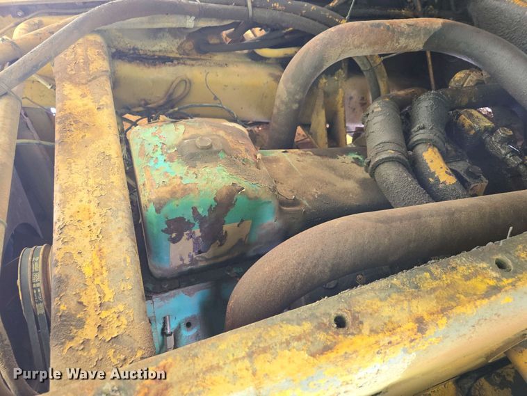 image for item ED2523 1977 Caterpillar 613B elevating scraper