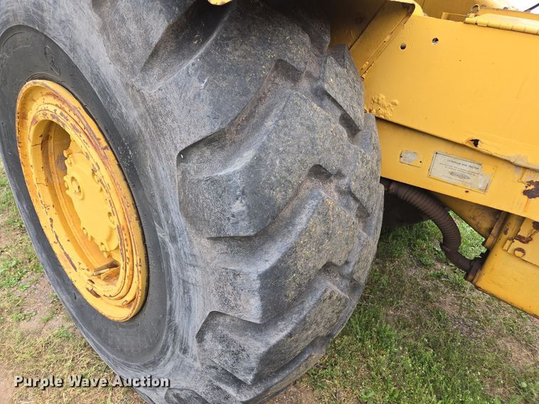 image for item ED2523 1977 Caterpillar 613B elevating scraper