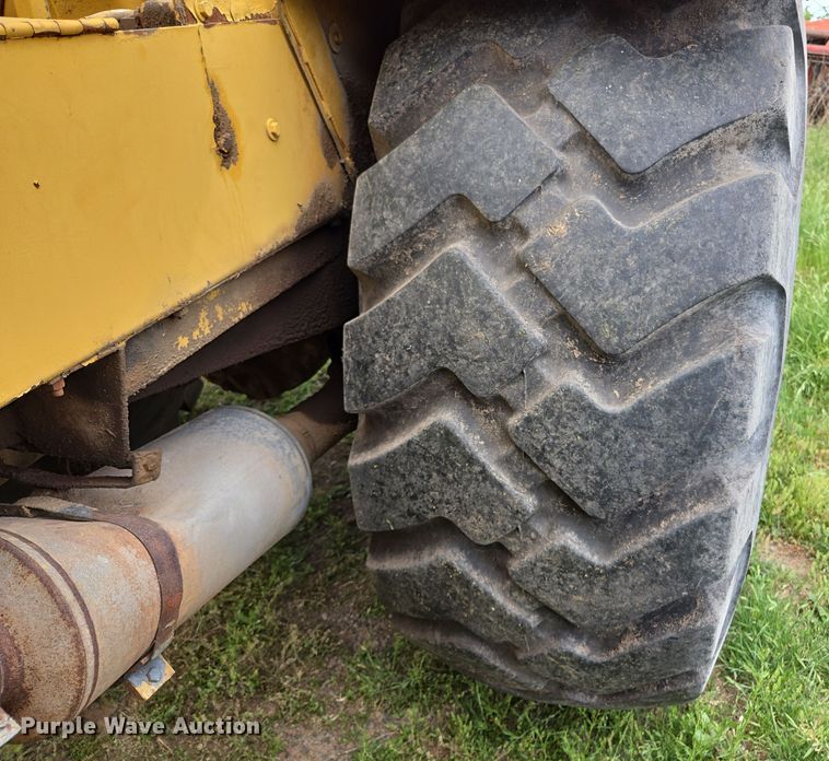 image for item ED2523 1977 Caterpillar 613B elevating scraper